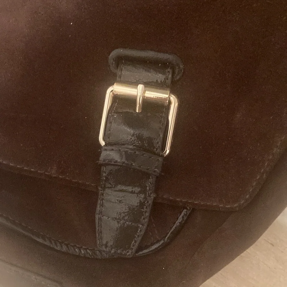 Cole Haan Brown Suede Crossbody
Messenger Bag Purse Patent
Accent Dbl Handle - Picture 3 of 9